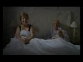 beaucoup d'humour et d'ironie et de sexe aussi, forc�ment