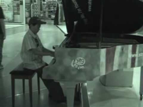 Pianos in de strijd tegen anonimiteit YouTube Preview Image