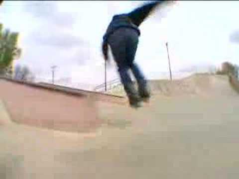 BMX BIKES TRICKS STUNTS CRASHES