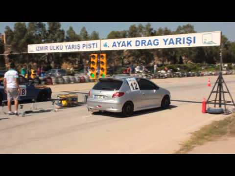 Peugeot 206 RC vs Peugeot 205 GTi Drag Race