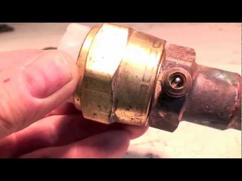 how to stop tyre valve leak