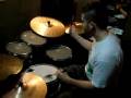 Ex Baterista do Legião Urbana fazendo solo de vassourinha na Batera