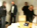Kidnappning av J på kontoret