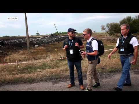 OSCE spokesperson: MH17 crash scene looks like a war zone