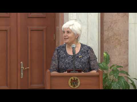 Игорь Додон вручил государственные награды группе граждан Республики Молдова