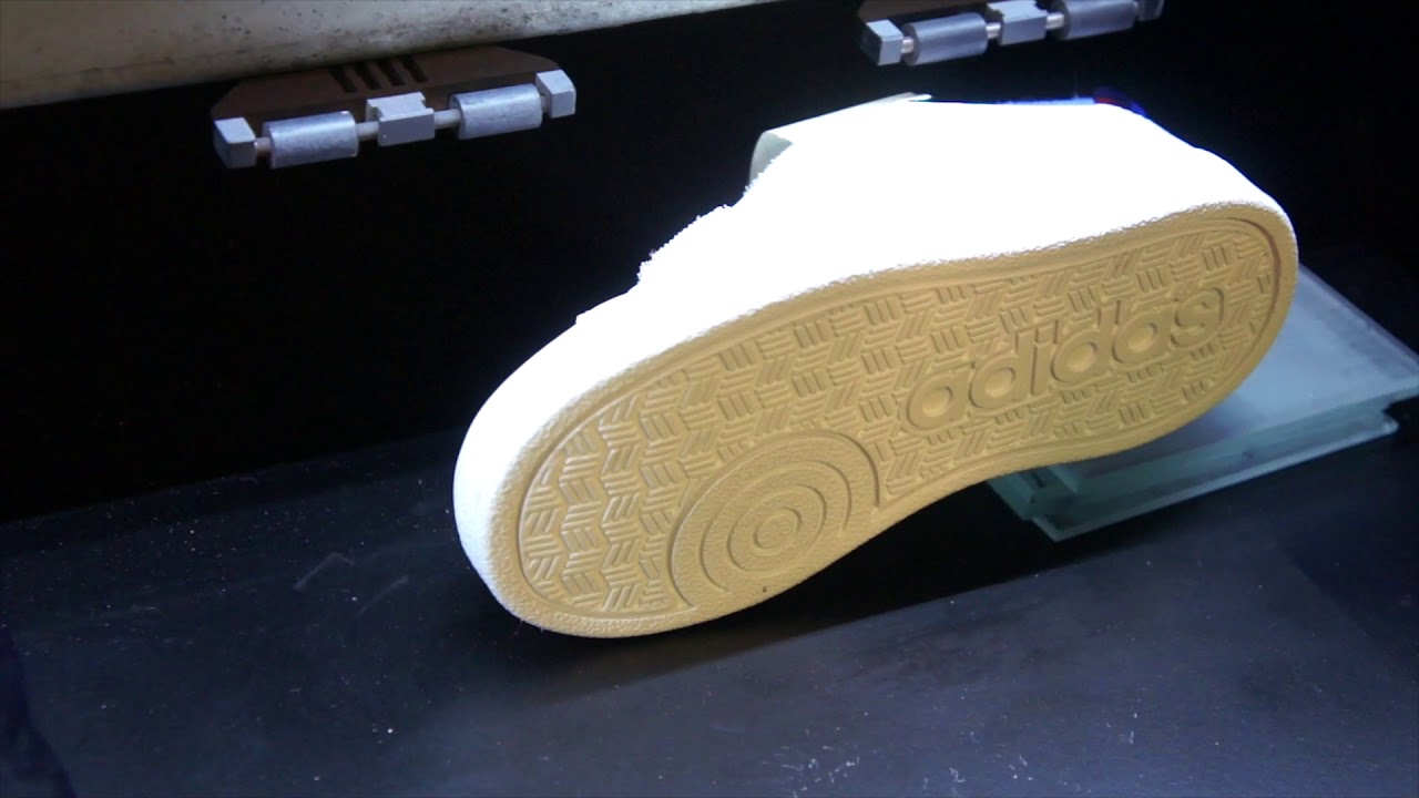 Direct decoration on footwear