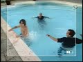 Alonso y Lobato en la piscina