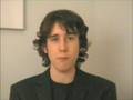 Matt Lewis agradeciendo