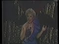 Show de clase A1 para el mundo en el año 1982 con Cecilia Bracamonte a la cabeza poniendo la cuota de clase calidad elegancia Voz Belleza y los mejores grupos de danzas del Perú . Video gracias al sr. Daniel Gracey