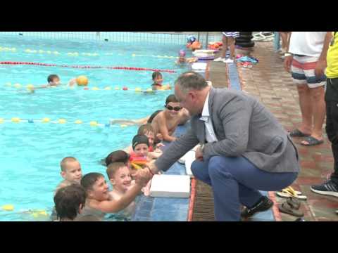 Игорь Додон посетил Специализированную спортивную школу водного поло № 4 им Георгия Осипова