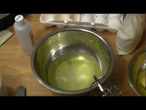 como hacer pasteles - Aprenda a hacer un rico pastel de una manera muy simple y muy economica.