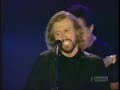 The Bee Gees interpretando 