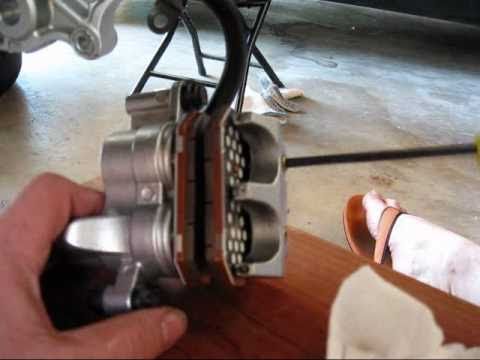 Burgman 650 – DIY – Rear Brake Pads Replacement