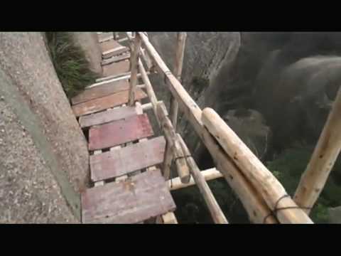 Hiking to Huangshan