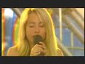 Anne Gadegaard sings skolefri in a concert in 2004Skolefri.Vi holder skolefriDet er hvad jeg kan liDom dom dom da da da da daVi holder skolefriGør det som jeg kan li´Dom dom da da da da daSommer, sol og strand og ingen skoleIngen sure lektier eller lærerVi gør hvad vi vil, det er vores ferie tilVi vil være ude til månen står opVi holder skolefriDet er hvad jeg kan liDom dom dom da da da da daVi holder skolefriGør det som jeg kan li´Dom dom da da da da daVi går sent i seng og sover længeLaver masse fis og bruger pengeVi gør hvad vi vil, det er vores ferie tilVi vil være ude til månen står opVi holder skolefriDet er hvad jeg kan liDom dom dom da da da da daVi holder skolefriGør det som jeg kan li´Dom dom da da da da daHvis solen bare blev ved og vedAt sende solskinsstråler nedVil vi danse natten langSyng med på min sangVi holder skolefriDet er hvad jeg kan liDom dom dom da da da da daVi holder skolefriGør det som jeg kan li´Dom dom da da da da da
