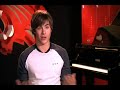 Zac Efron Declares Himself