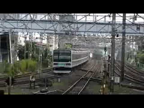 209系と203系松戸駅にて
