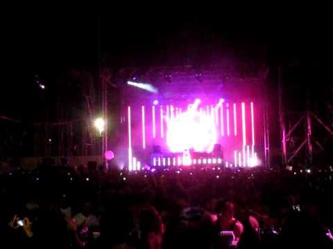 David Guetta @ Ganey Hata'arucha 10.9.10 - David Guetta ft. Will I Am - On The Dancefloor