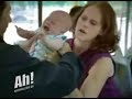 Imagine a cena: ônibus lotado e uma criança berrando sem parar. No meio desse tumulto, um pacato cidadão resolve ajudar a aflita mãe. Geralmente as mulheres costumam não achar tanta graça desse vídeo. Já os homens, adoram. Tirem as suas conclusões.