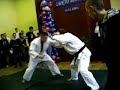 walka pokazowa zapasnika z judoka