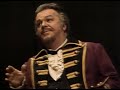 the great canadian baritone louis quilico sings renato's act i aria from verdi's un ballo in maschera. riccardo is sung by luciano pavarotti and oscar is judith blegen. metropolitan opera 1980. cond. giuseppe patane.