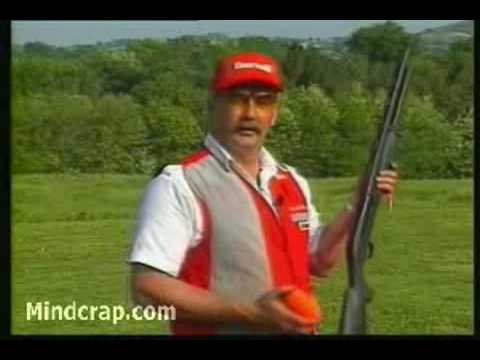 ショットガンを自在に操るおじさん