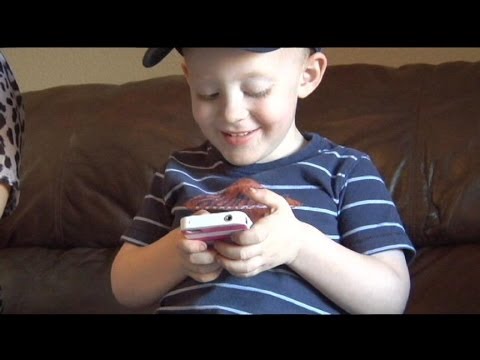 Toddler Uses Smartphone to Save Mom's Life