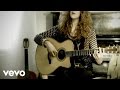 Giua Tanto Non Vengo Official Music Video and Lyrics