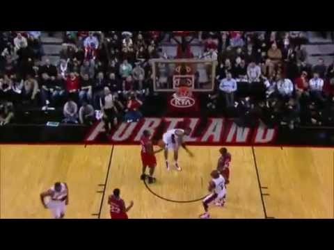 Camby to Aldridge Alley Oop Dunk against Sixers