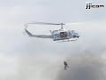 海上保安庁の観閲式が29日、東京湾で開かれ、テロやシージャックに対応する特殊警備隊（SST）が初めて訓練を公開した。 観閲式には、巡視船や測量船など海保の48隻に、自衛隊の護衛艦や中国の巡視船を加えた計62隻と航空機19機が参加。前原誠司国土交通相が視察した。