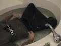 Shox, AE Jeans, Adidas T in tub
