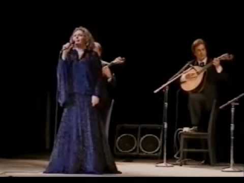 Amália Rodrigues - Vou Dar De Beber À Dor Amália Rodrigues - Vou Dar De Beber À Dor