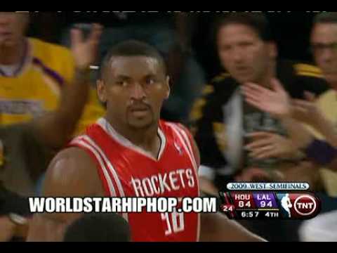 Ron Artest about to choke kobe!