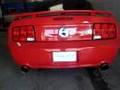Mustang GT com escape GIBA de dois roncos esportivos