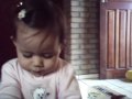 Eloysa fazendo bichinho