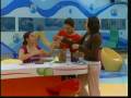 videos de Luis le muestra sus CDs a marifer p3