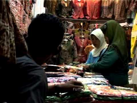 Klewer Market Solo Indonesia /…