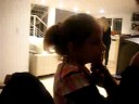 Theo e Vitoria speaking french