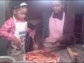 videos de Zoie Makes Pizza With Pearl