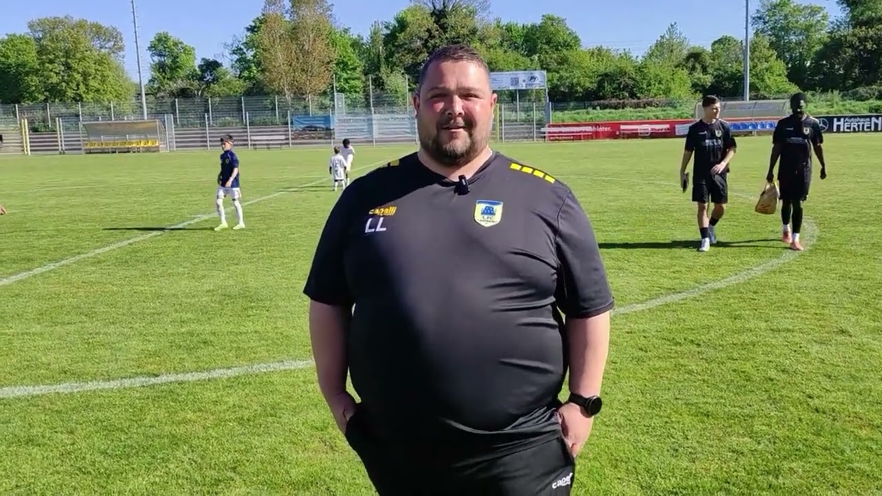  Luca Lausberg – Trainer 1. FC Düren – Heimspiel gegen SpVg Porz 1919, mit Führung in die Kabine 