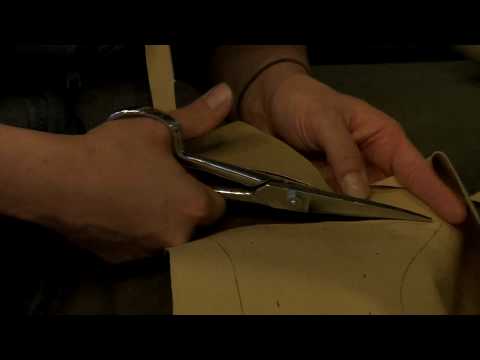 parka trackersteams - The crew sows their own anoraks (parka) by mostly hand-sewing; though Fred insisted on using some