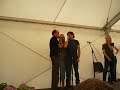 amicale interpr�tation par i muvrini � l'intention des fous chantants au fort vauban d'ales