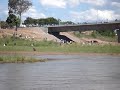 Ponte que liga Ch�kw� a Guij� - Mo�ambique