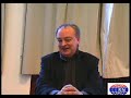 Enrique Vila-Matas, escritor nacido en Cataluña, España, es autor de una variedad de libros marcados, todos ellos, por la atención particular a la cotidianeidad, que deviene en alta literatura merced a una percepción irónica de la existencia. Es principalmente su obra autobiografica 