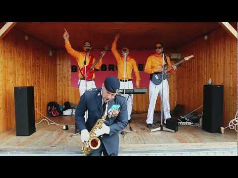 dansband - Denna låten e för dig som hatar dansband. Om du lyssnar e du säkert full som FAN. Du kommer hata den men vi vill tjata den. Så upp o dansa nu!!!! Dansbandslå...
