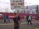 Crazy fan starts disturbance at super bowl xlii Crazy fan starts disturbance at super bowl xlii