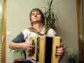 ce kas a barh l�, je l'aime beaucoup, il vient d'une danse, chant�e par mon comp�re de dans le temps jean-paul runigo. cette danse de fest-noz, le kas a barh, a �t� jou�e aussi par tan ba'n ti sur leur cd 