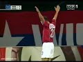 Bramka Pawła Brożka na 1:1 w wygranym przez Wisłę meczu z PAO...Wisła Kraków - Panathinaikos Ateny 3:1 (1:1)Bramki: dla Wisły - Paweł Brożek (11), Kalu Uche (51), Tomasz Frankowski (69-głową); dla Panathinaikosu - Emmanuel Olisadebe (4).Żółte kartki: Jakub Błaszczykowski, Radosław Sobolewski (Wisła), Emmanuel Olisadebe (Panathinaikos)Sędziował: Claus Bo Larsen (Dania). Widzów: 12 000.Wisła: Radosław Majdan - Jakub Błaszczykowski (75-Maciej Stolarczyk), Tomasz Kłos, Arkadiusz Głowacki, Dariusz Dudka - Kalu Uche, Radosław Sobolewski (67-Jean Paulista), Mauro Cantoro, Marek Zieńczuk - Paweł Brożek (64-Marek Penksa), Tomasz Frankowski.Panathinaikos: Mario Galinovic - Loukas Vintra, Nasf Morris, Ilias Kotsios, Antony Seric - Nordin Wooter (74-Giorgos Theodoridis), Flavio Conceicao, Igor Biscan (62-Alexandros Tziolis), Dimitris Papadopoulos (80-Kostas Haralabides) - Emmanuel Olisadebe, Taeofanis GekasWisła wygrywając pierwszy mecz w Krakowie 3:1 (1:1) była pewna awansu do Fazy grupowej Ligi Mistrzów. Nadzieje te niestety rozwiała dotkliwa porażka aż 1:4 w Stolicy Grecji.