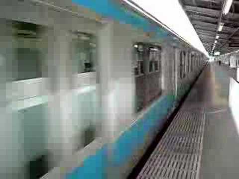 根岸線快速E233系