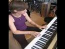 Julie au piano Julie au piano